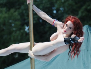 Nude Pole Dancer Nudes a Poppin
